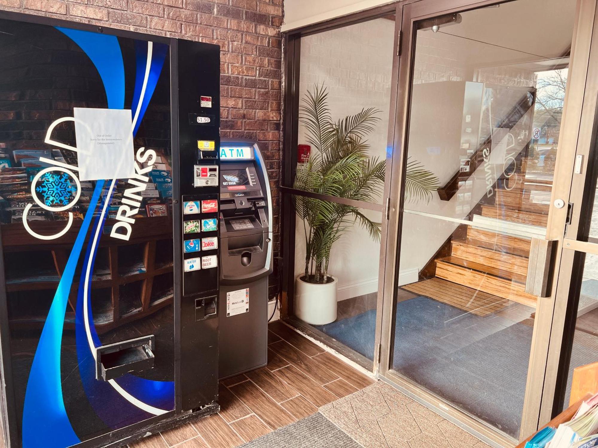 Travelodge By Wyndham Valleyfair Shakopee Bagian luar foto